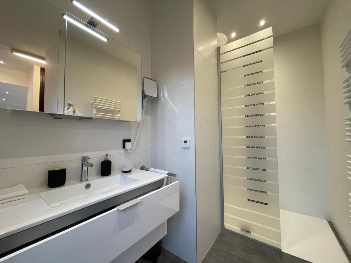 Chambres D'Hotes Les Grisons Houyet Esterno foto