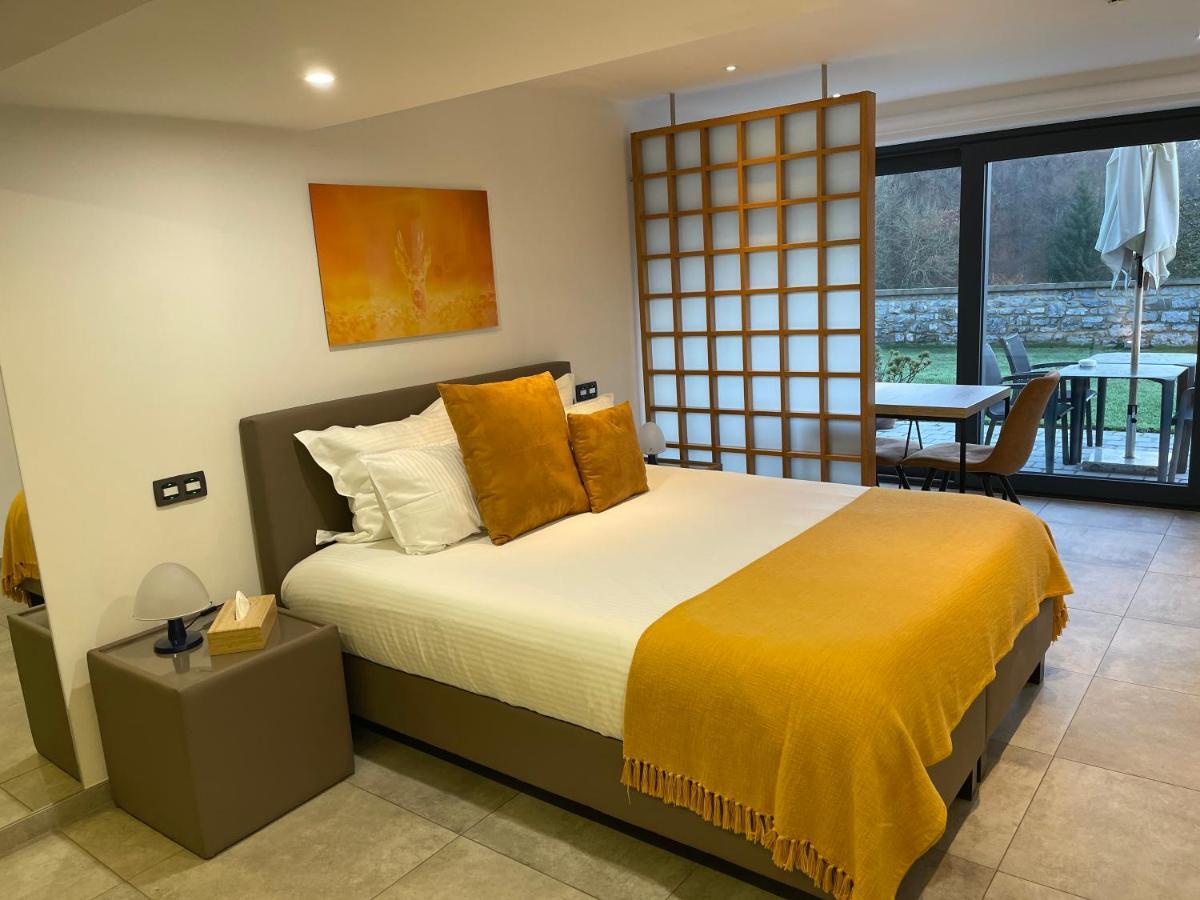Chambres D'Hotes Les Grisons Houyet Esterno foto